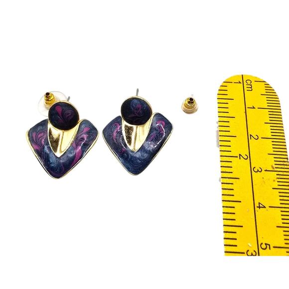 Pierced Earrings Retro Swirl Enamel Blue Purple Pink Colors Gold Tone SKU 2296 - Picture 4 of 6
